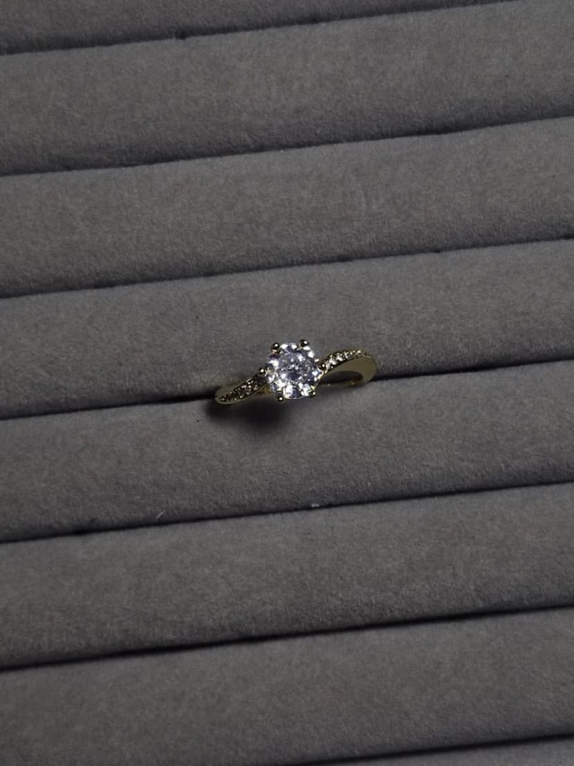 Timeless Radiance Ring ✨️
