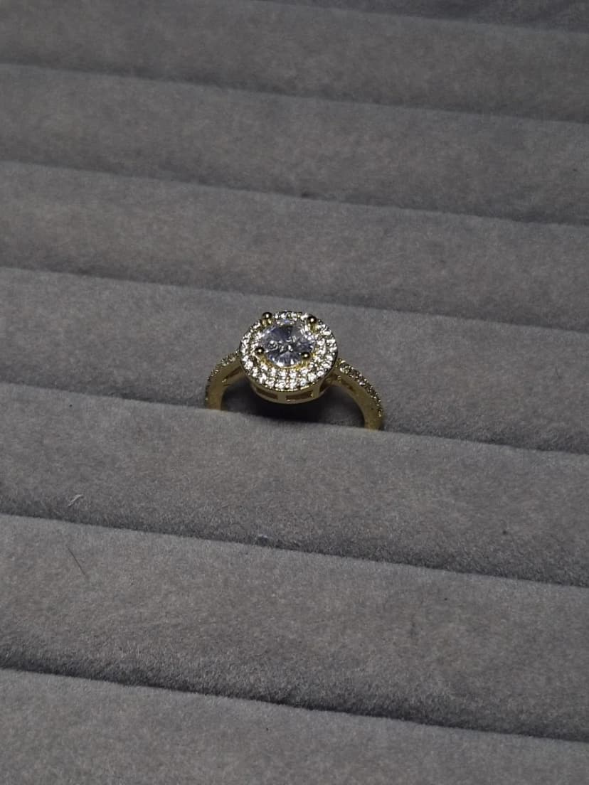 Halo Elegance Ring ✨